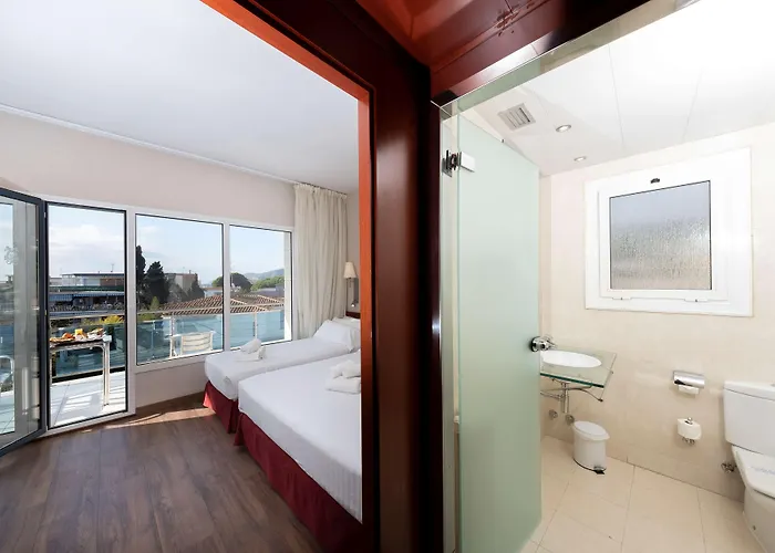 Western Mediterraneo Szálloda 4*